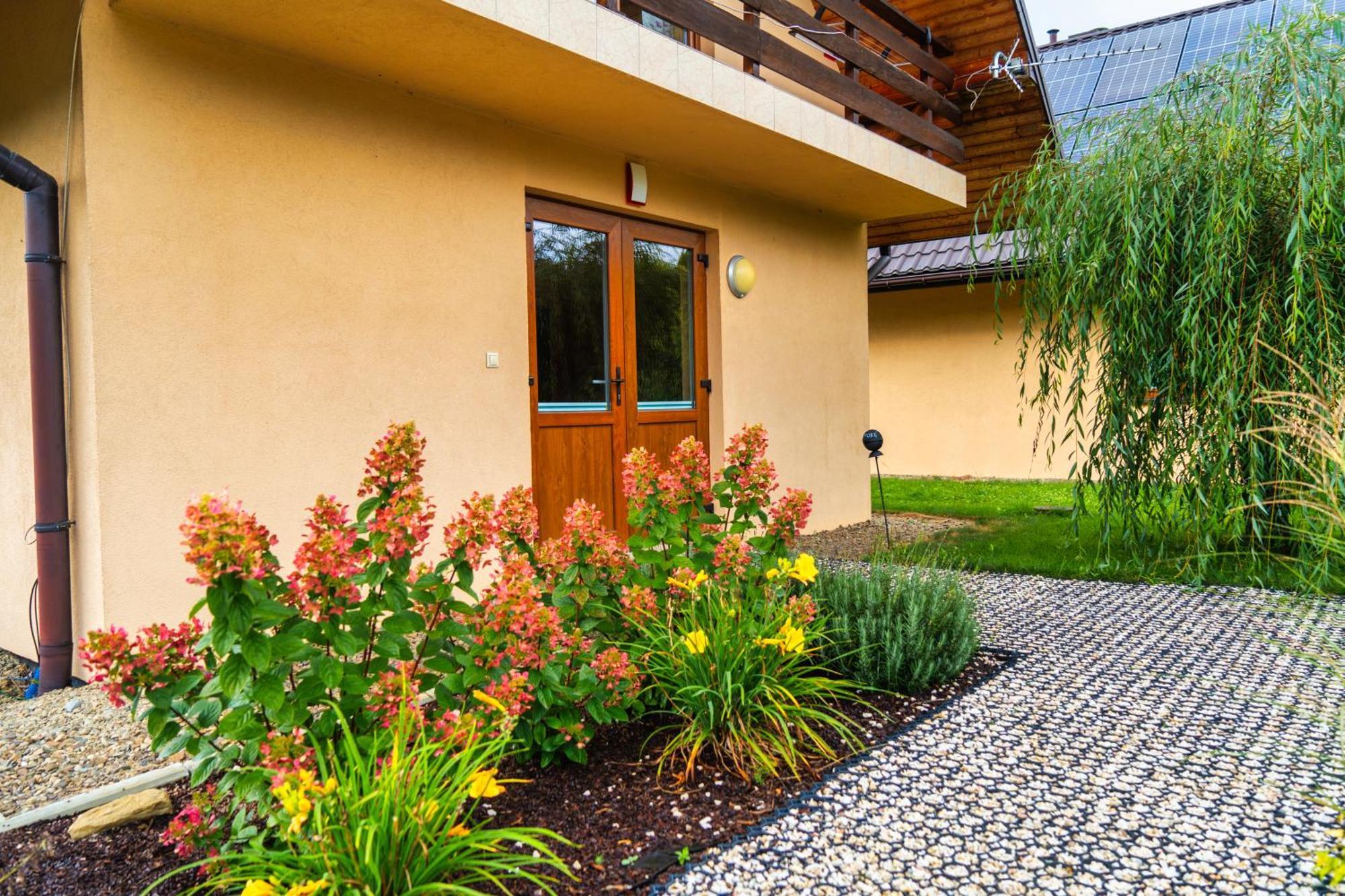 Caloroczne Domki W Bieszczadach "The Willows" Laczki Ngoại thất bức ảnh